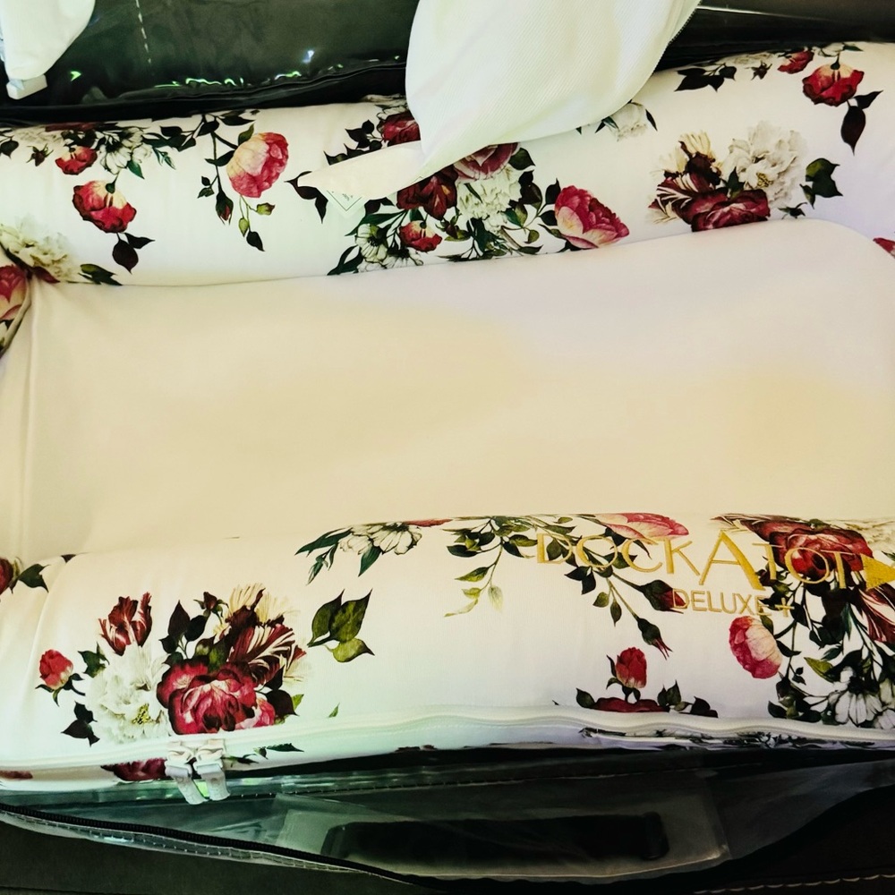 Floral Baby Lounger - White and Red